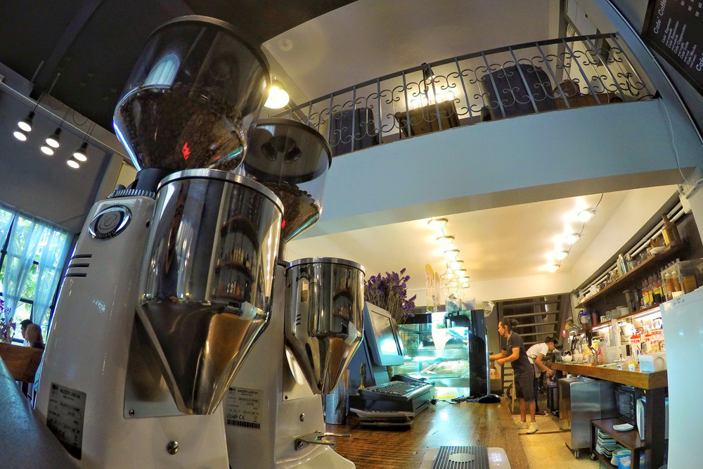 รูปภาพของ GRAY 18 CAFE ร้านกาแฟสุดชิคใจกลางเมืองตรัง