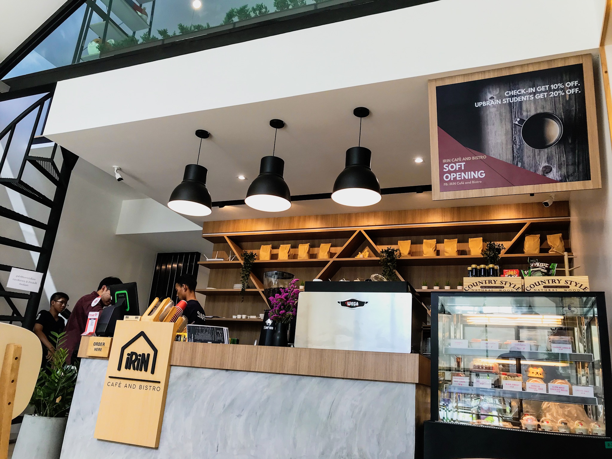 รูปภาพของ iRin Cafe and Bistro ร้านกาแฟเปิดใหม่ไอริน โดนใจทุกคน