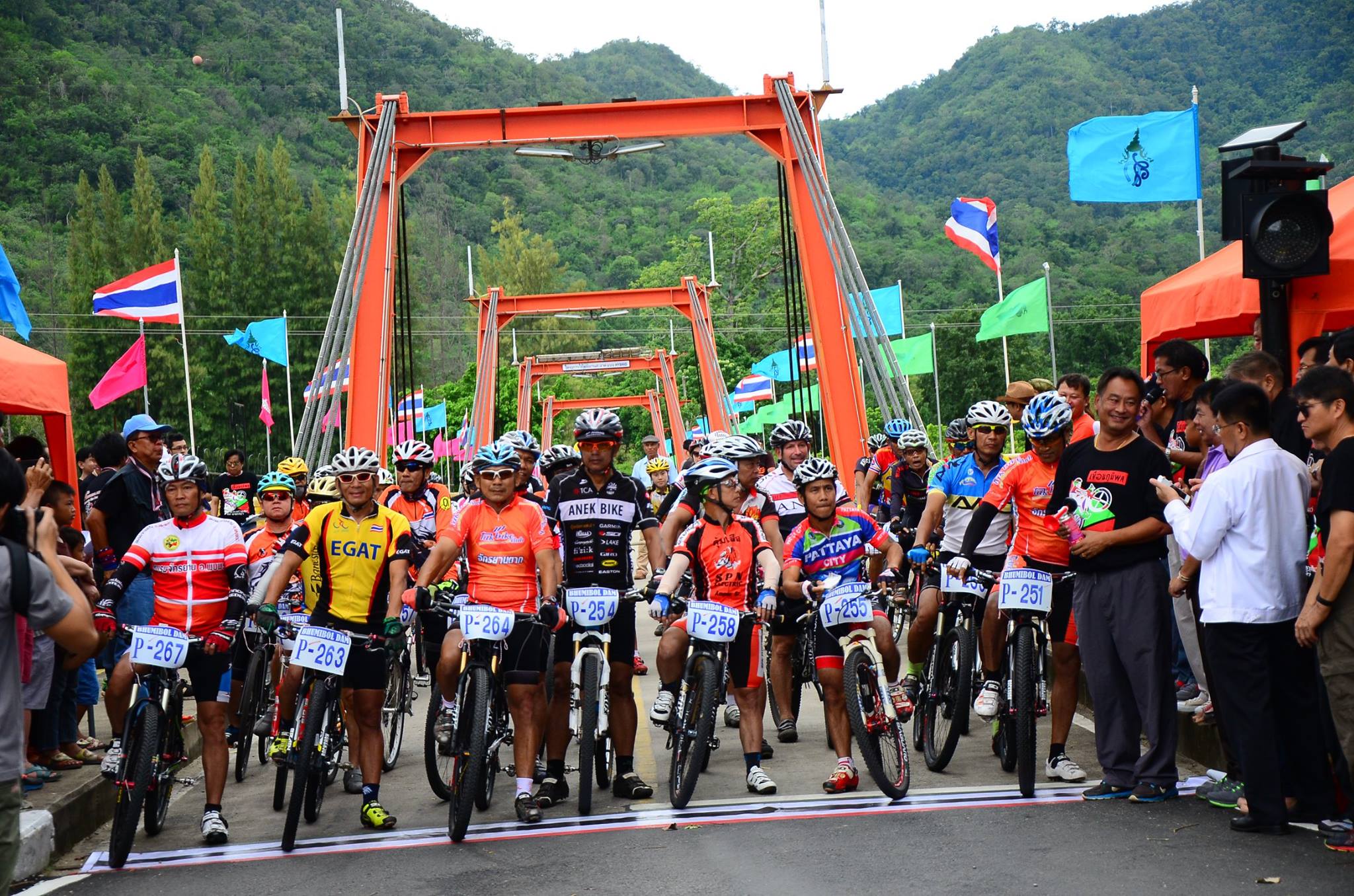 รูปภาพของ การแข่งขันจักรยาน เขื่อนภูมิพลเสือภูเขานานาชาติครั้งที่ 15 ประจำปี 2559