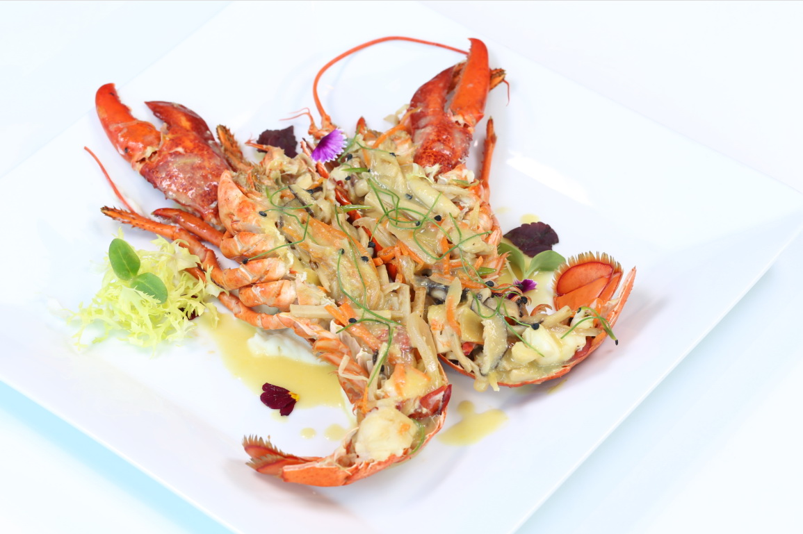 รูปภาพของ “Sautéed Lobster with Chardonnay Light Cream Sauce”