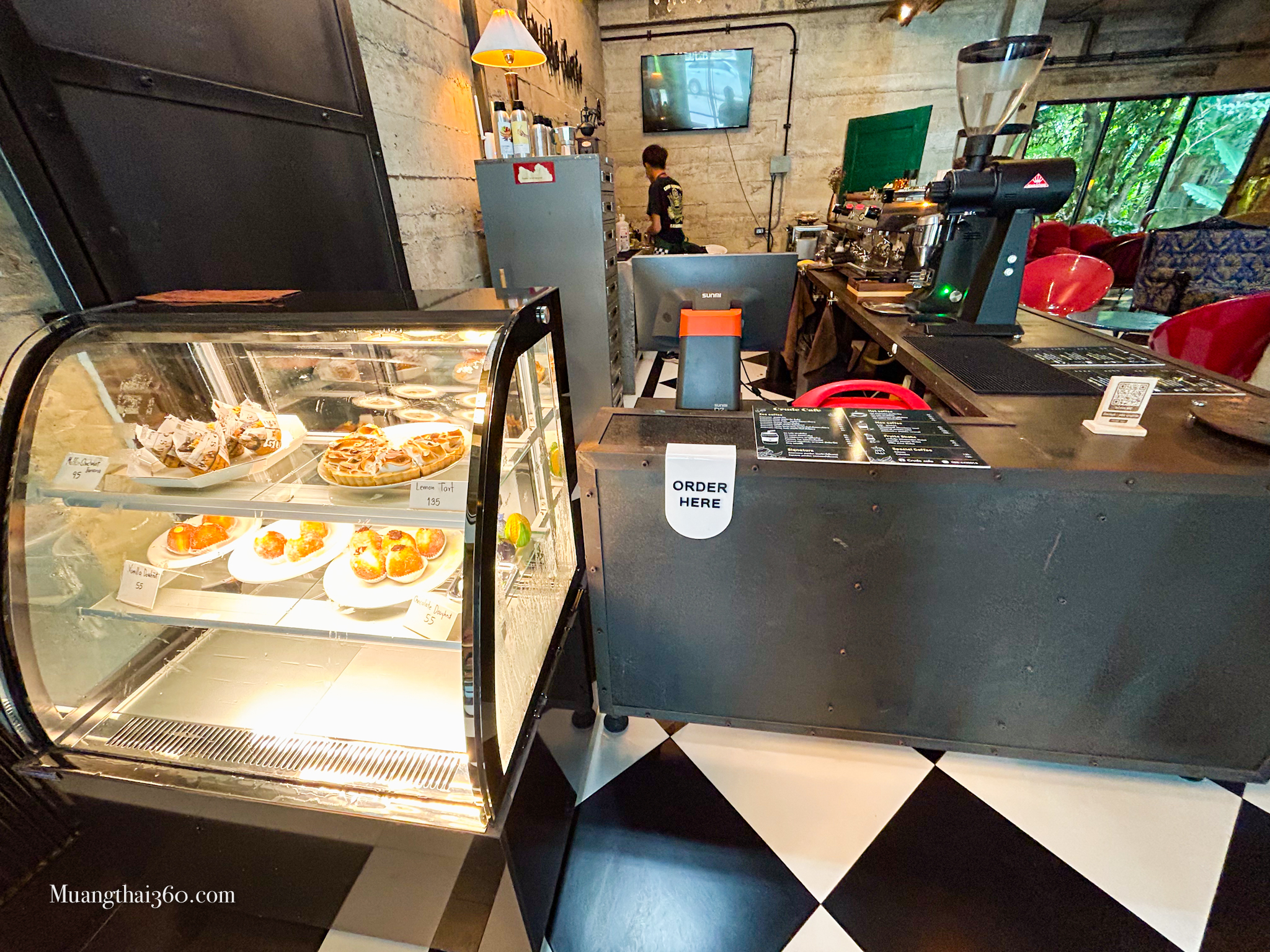 รูปภาพของ CRUDE CAFE เพราะความไม่สมบูรณ์แบบคือเสน่ห์ ร้านคาเฟ่ใหม่ล่าสุดในตรัง
